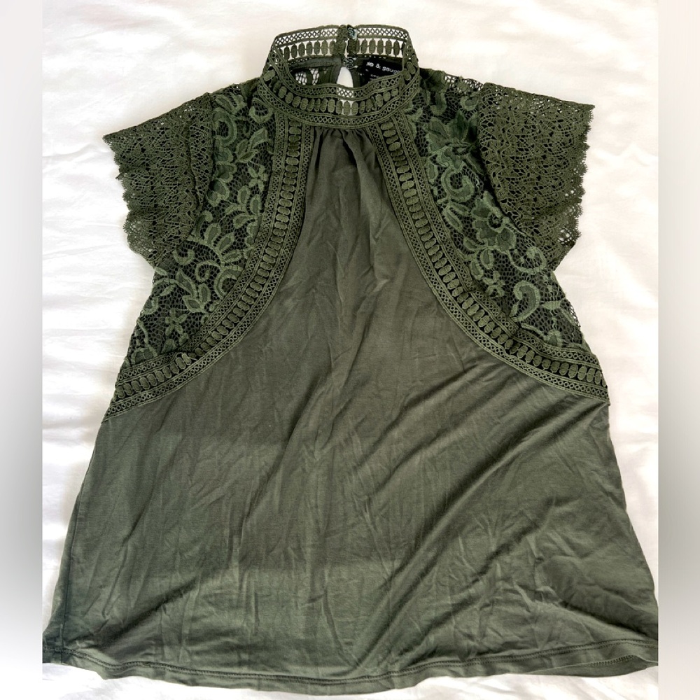 Women’s Hunter Green Lace Detail Short Sleeve Top Size Small